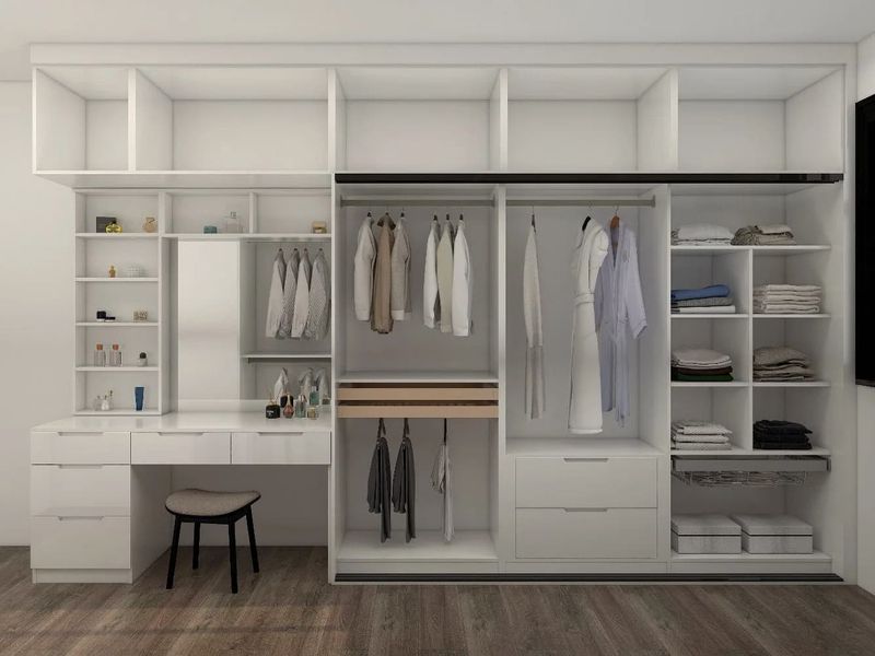 Hình ảnh tủ quần áo kết hợp bàn trang điểm cổ điển