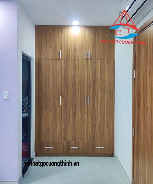 Đóng Tủ Áo Âm Tường 2 Tủ âm tường với thiết kế tối giản, gọn gàng
