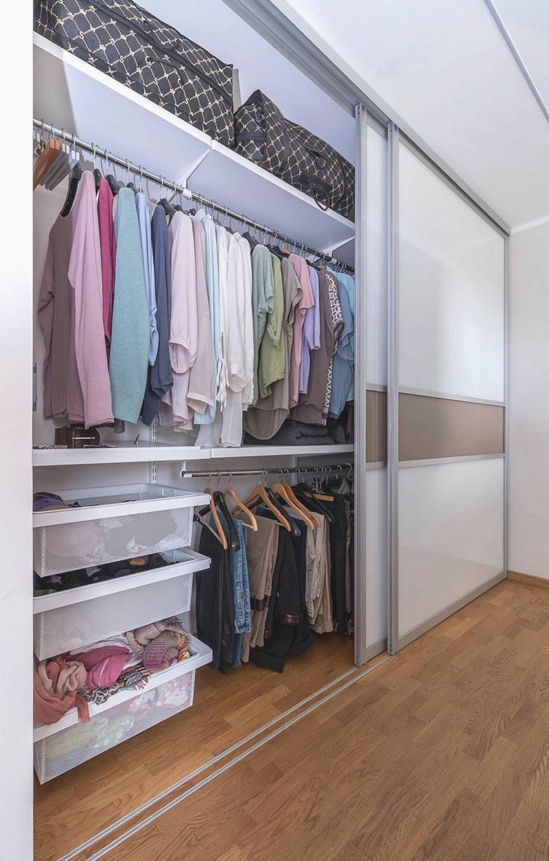 Tủ Quần Áo Tiết Kiệm Diện Tích 2 Tủ quần áo kiểu lùa góc
